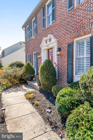 $924,900 | 15277 Surrey House Way, Centreville, VA 20120