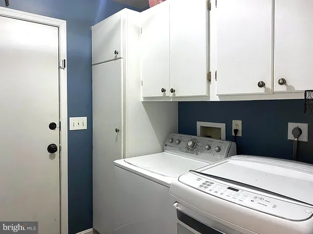 $924,900 | 15277 Surrey House Way, Centreville, VA 20120