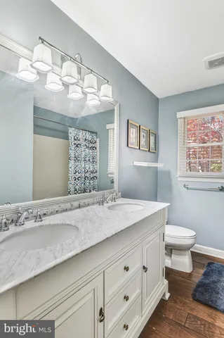 $924,900 | 15277 Surrey House Way, Centreville, VA 20120