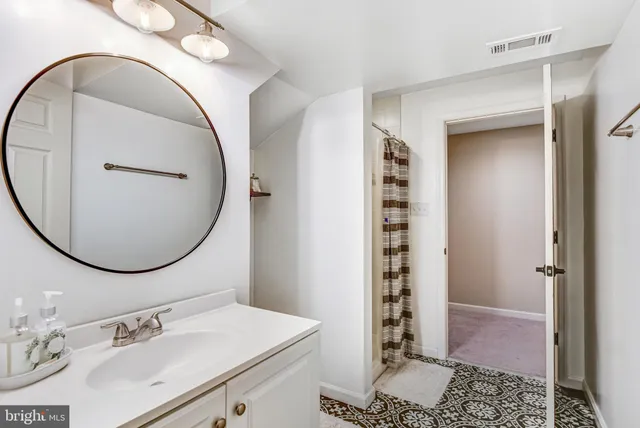 $924,900 | 15277 Surrey House Way, Centreville, VA 20120