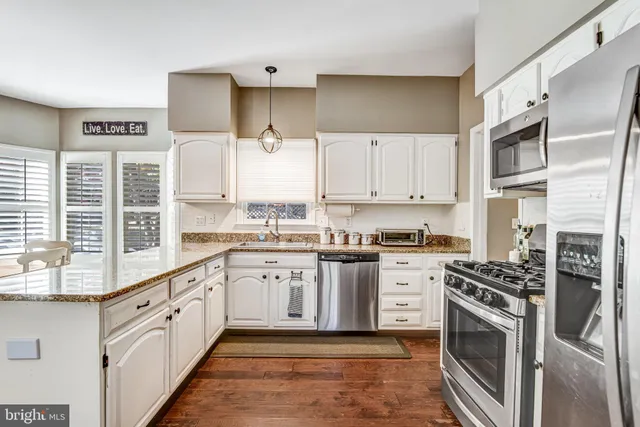 $924,900 | 15277 Surrey House Way, Centreville, VA 20120