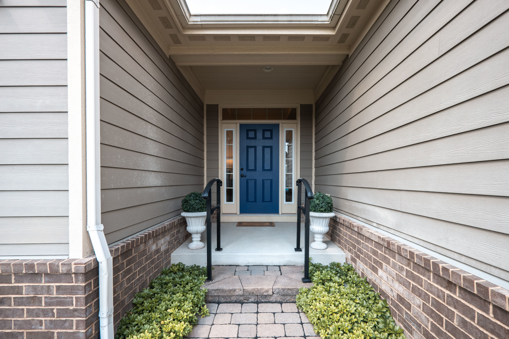 3812 Ridge Pointe Drive Geneva, IL 60134 - Photo 2 of 35 Gallery Image 2