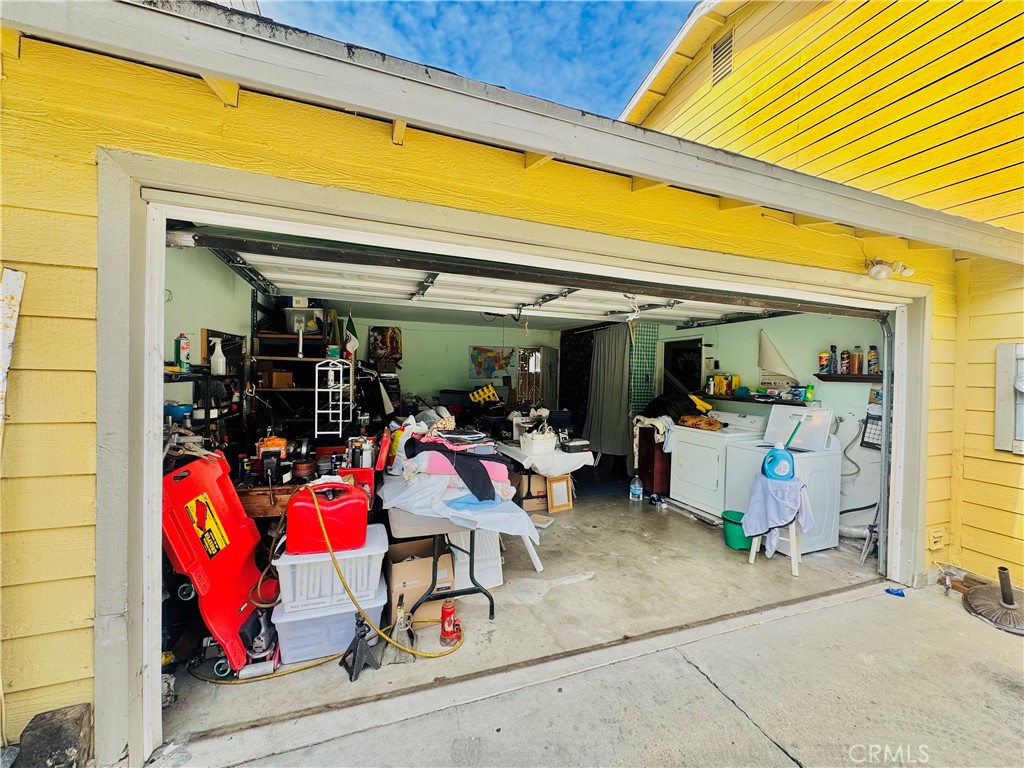 812 East 8th Street Long Beach, CA 90813 - Photo 23 of 40 a view of storage and utility room