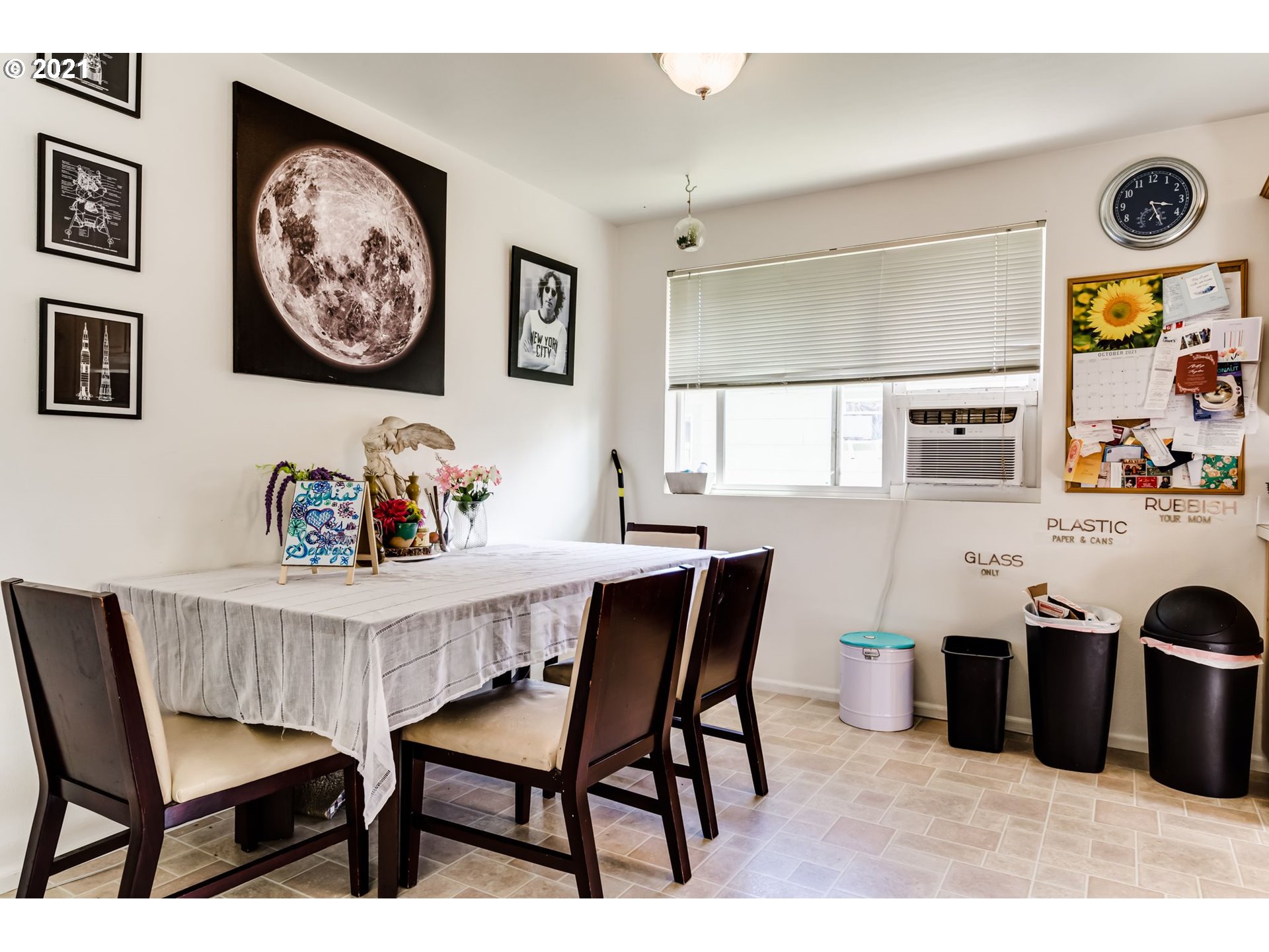 814 L Street Springfield, OR 97477 - Photo 8 of 23 a dining room with furniture and kitchen view