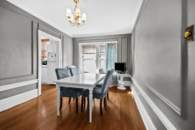 $176,000 | 212 North Oak Park Avenue, Unit 2EE, Oak Park, IL 60302