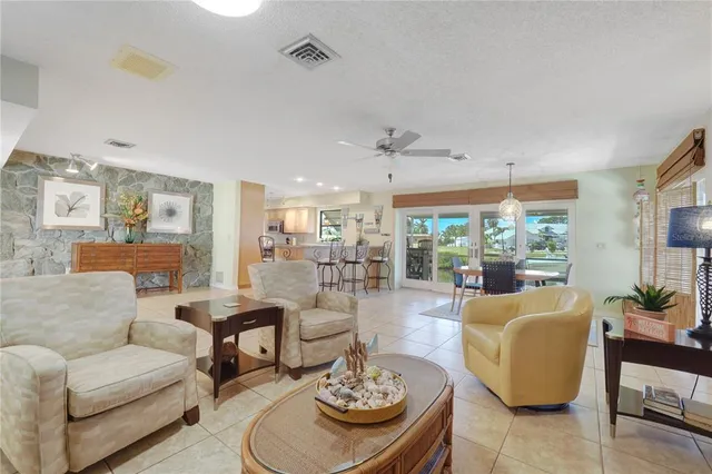 $525,000 | 120 Villa Drive, Unit 120, Osprey, FL 34229