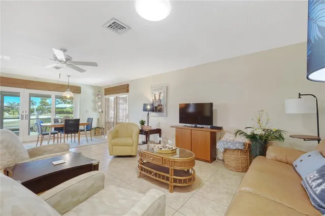 $525,000 | 120 Villa Drive, Unit 120, Osprey, FL 34229