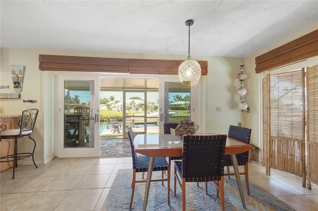 $525,000 | 120 Villa Drive, Unit 120, Osprey, FL 34229
