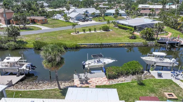 $525,000 | 120 Villa Drive, Unit 120, Osprey, FL 34229