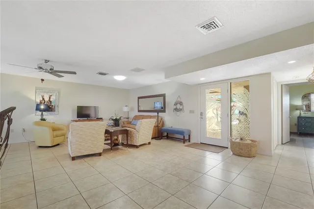 $525,000 | 120 Villa Drive, Unit 120, Osprey, FL 34229