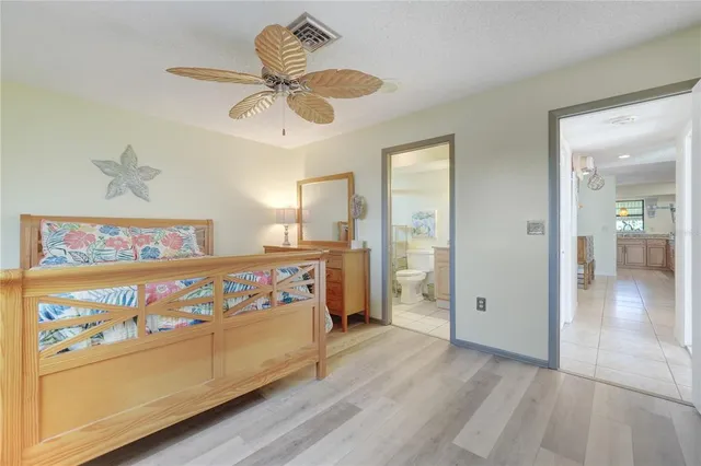 $525,000 | 120 Villa Drive, Unit 120, Osprey, FL 34229