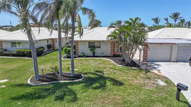 $525,000 | 120 Villa Drive, Unit 120, Osprey, FL 34229