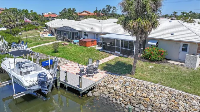 $525,000 | 120 Villa Drive, Unit 120, Osprey, FL 34229