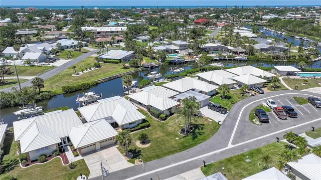 $525,000 | 120 Villa Drive, Unit 120, Osprey, FL 34229