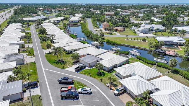 $525,000 | 120 Villa Drive, Unit 120, Osprey, FL 34229