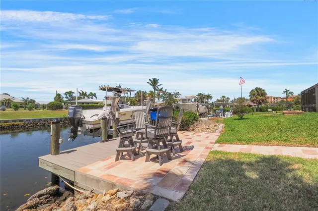 $525,000 | 120 Villa Drive, Unit 120, Osprey, FL 34229