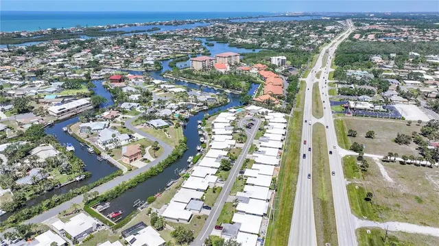 $525,000 | 120 Villa Drive, Unit 120, Osprey, FL 34229