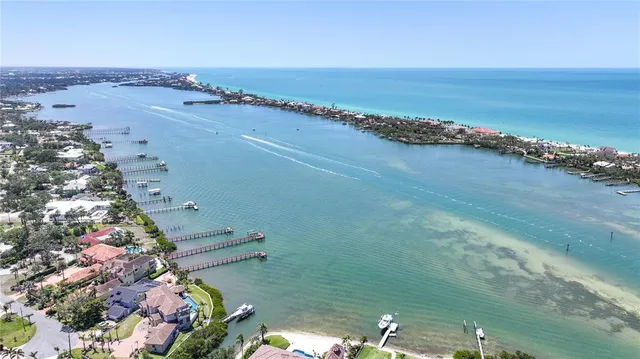 $525,000 | 120 Villa Drive, Unit 120, Osprey, FL 34229