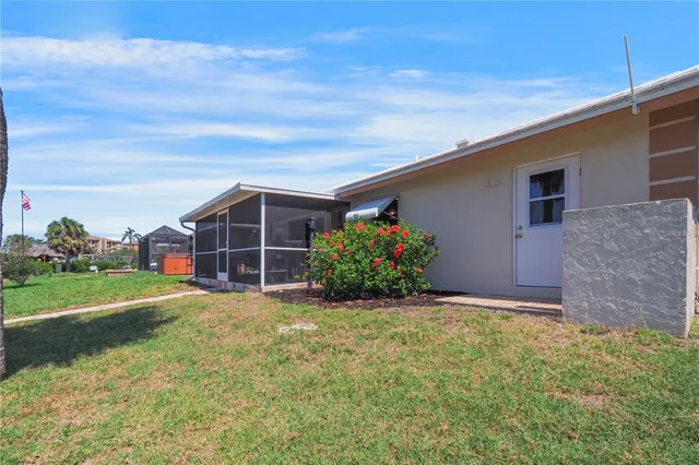 $525,000 | 120 Villa Drive, Unit 120, Osprey, FL 34229