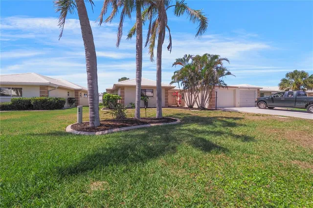 $525,000 | 120 Villa Drive, Unit 120, Osprey, FL 34229