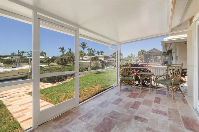 $525,000 | 120 Villa Drive, Unit 120, Osprey, FL 34229