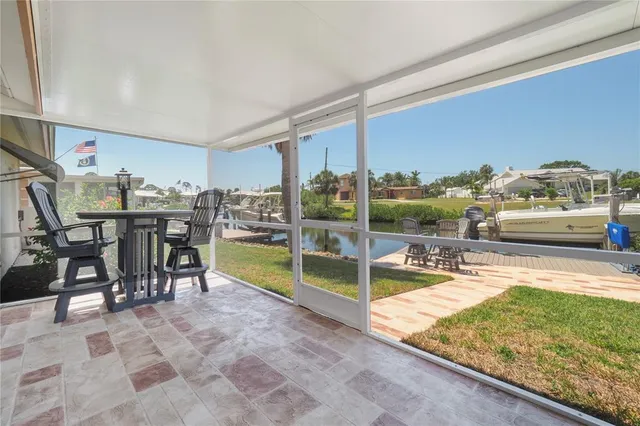 $525,000 | 120 Villa Drive, Unit 120, Osprey, FL 34229