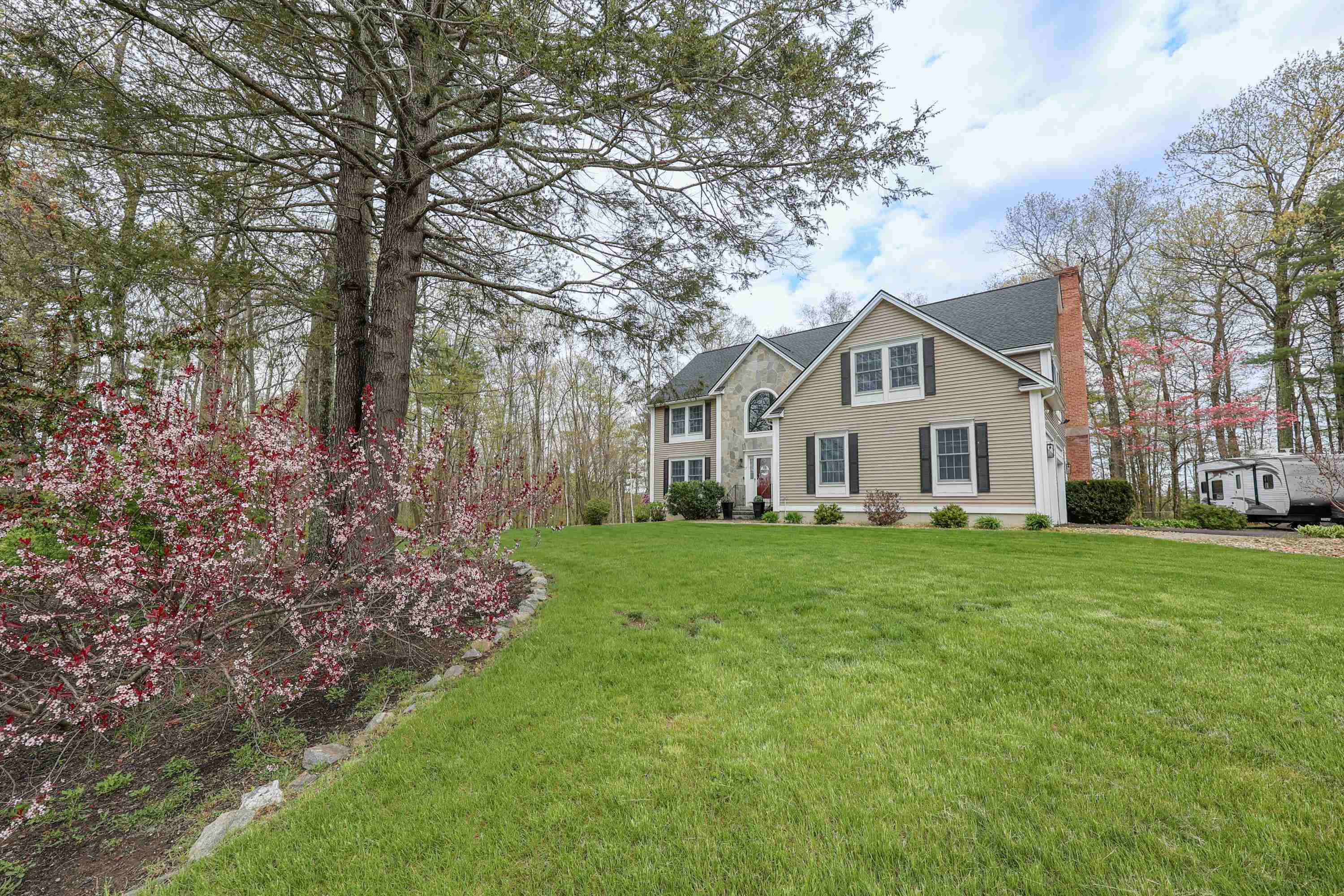 27 Squire Armour Road Windham, NH 03087 - Photo 39 of 40