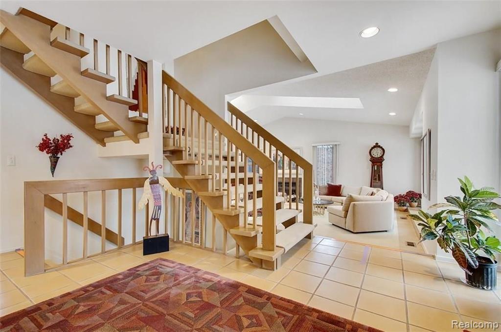 5531 Lane Lake Road Bloomfield Hills, MI 48302 - Photo 5 of 40