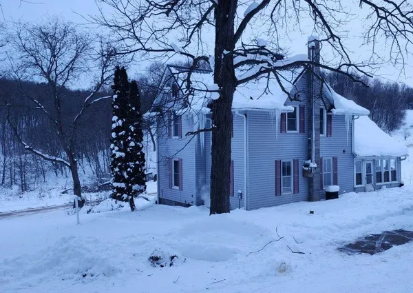 $322,900 | S1205 County Rd Y, Wonewoc, WI 53968