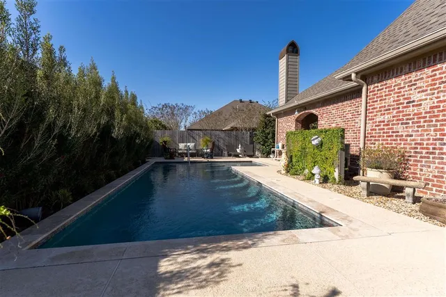 $925,000 | 4820 Kingspoint Drive, Lake Charles, LA 70605