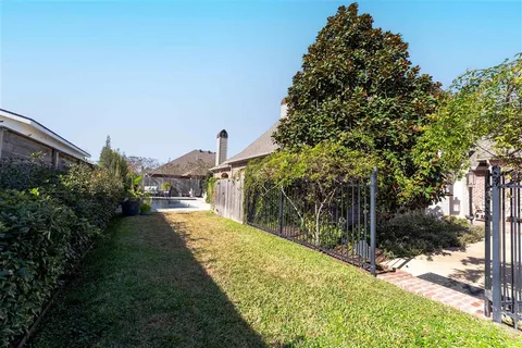 $925,000 | 4820 Kingspoint Drive, Lake Charles, LA 70605