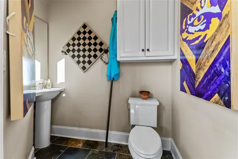 $925,000 | 4820 Kingspoint Drive, Lake Charles, LA 70605