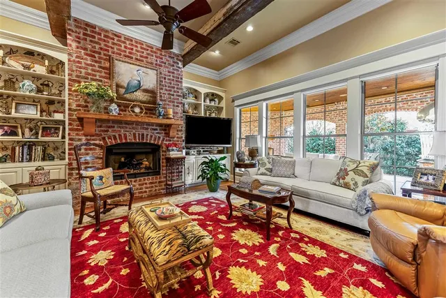 $925,000 | 4820 Kingspoint Drive, Lake Charles, LA 70605