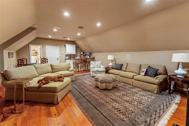 $925,000 | 4820 Kingspoint Drive, Lake Charles, LA 70605