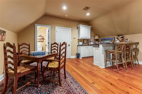 $925,000 | 4820 Kingspoint Drive, Lake Charles, LA 70605