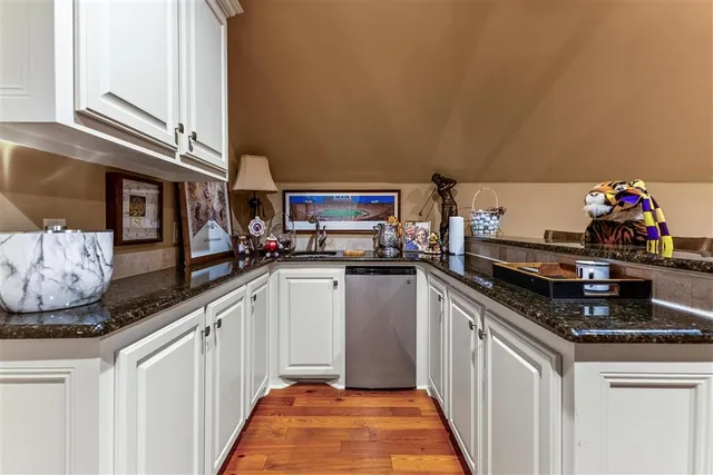 $925,000 | 4820 Kingspoint Drive, Lake Charles, LA 70605