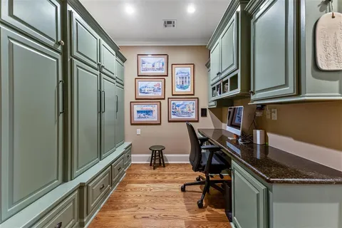 $925,000 | 4820 Kingspoint Drive, Lake Charles, LA 70605