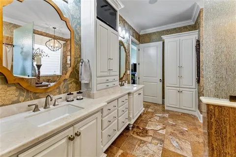 $925,000 | 4820 Kingspoint Drive, Lake Charles, LA 70605