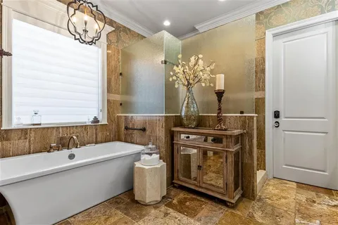 $925,000 | 4820 Kingspoint Drive, Lake Charles, LA 70605