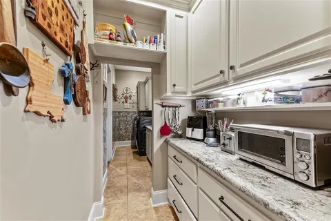 $925,000 | 4820 Kingspoint Drive, Lake Charles, LA 70605