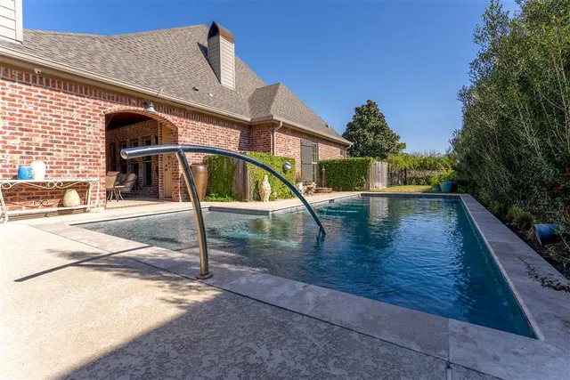 $925,000 | 4820 Kingspoint Drive, Lake Charles, LA 70605