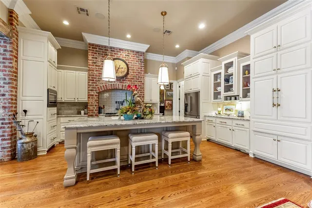 $925,000 | 4820 Kingspoint Drive, Lake Charles, LA 70605