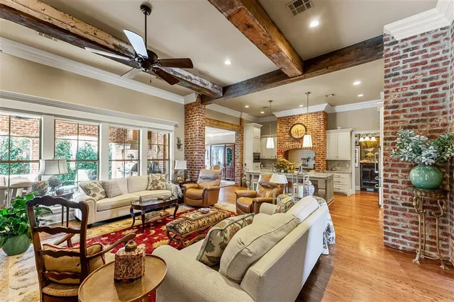 $925,000 | 4820 Kingspoint Drive, Lake Charles, LA 70605