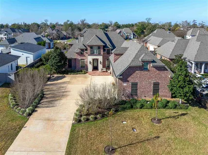 $925,000 | 4820 Kingspoint Drive, Lake Charles, LA 70605