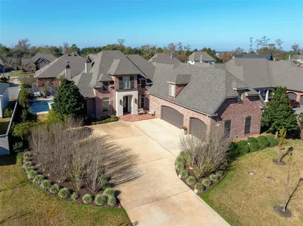 $925,000 | 4820 Kingspoint Drive, Lake Charles, LA 70605