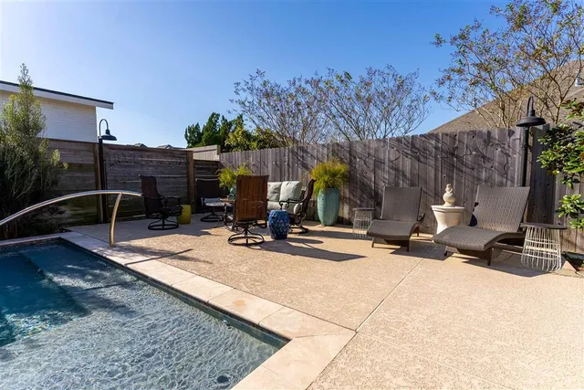 $925,000 | 4820 Kingspoint Drive, Lake Charles, LA 70605