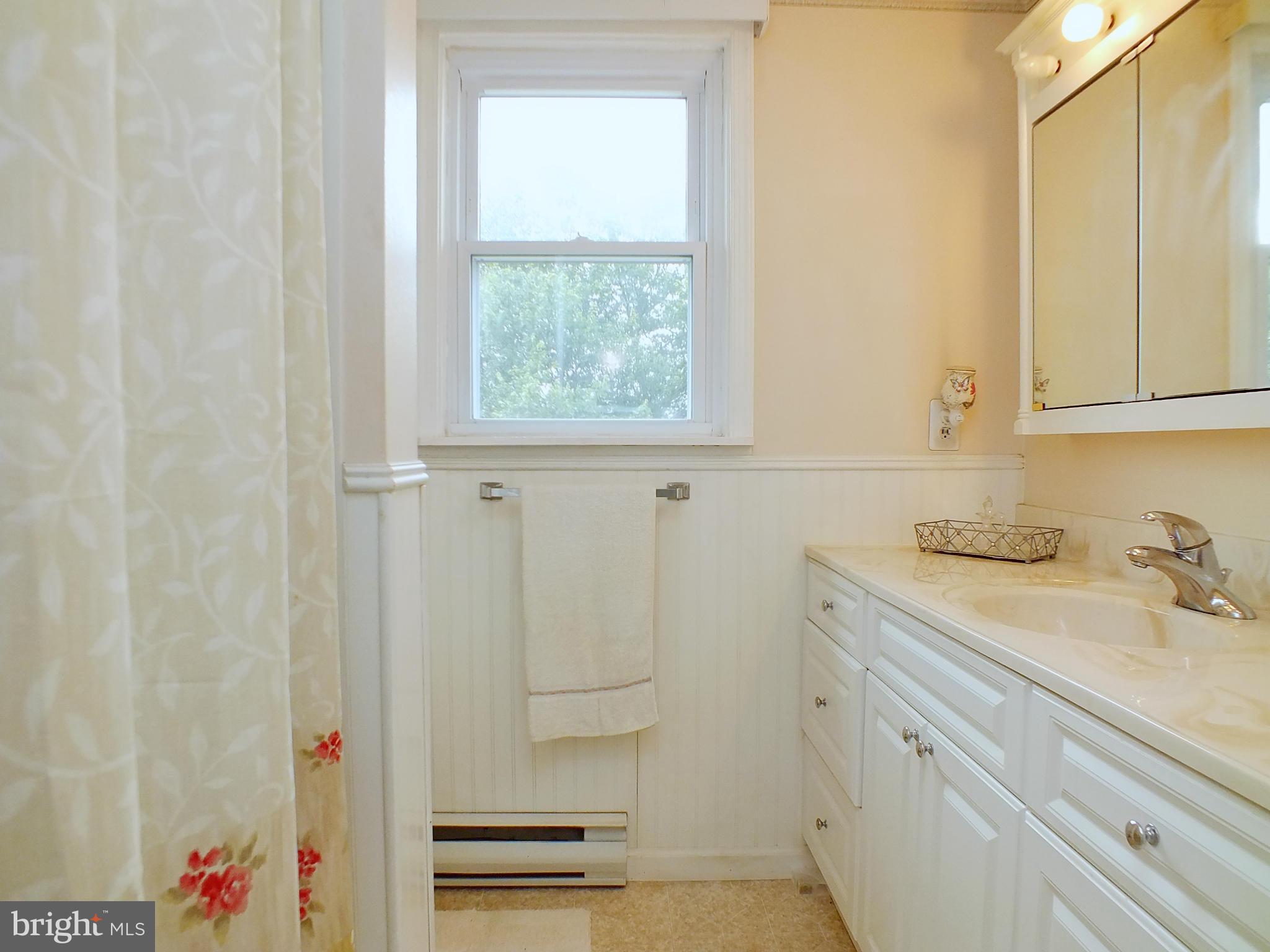 4124 Utz Road Hampstead, MD 21074 - Photo 17 of 30 Hall Bath