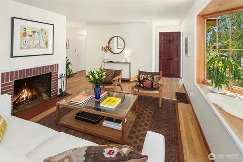 $1,175,000 | 5106 47th Avenue Northeast, Seattle, WA 98105