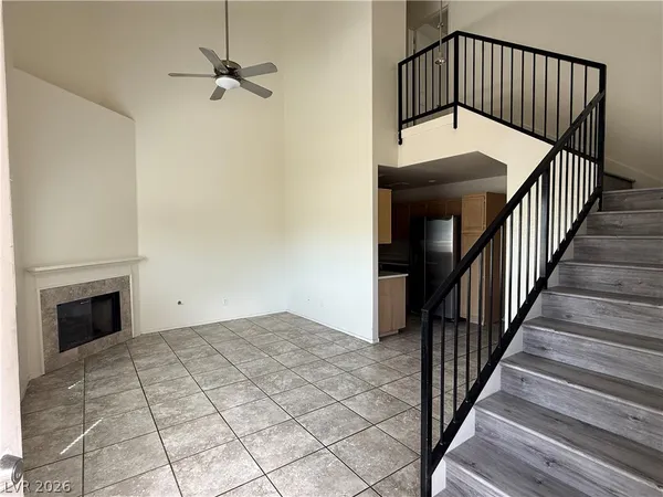 $1,450 | 5195 Souvenir Lane, Las Vegas, NV 89118