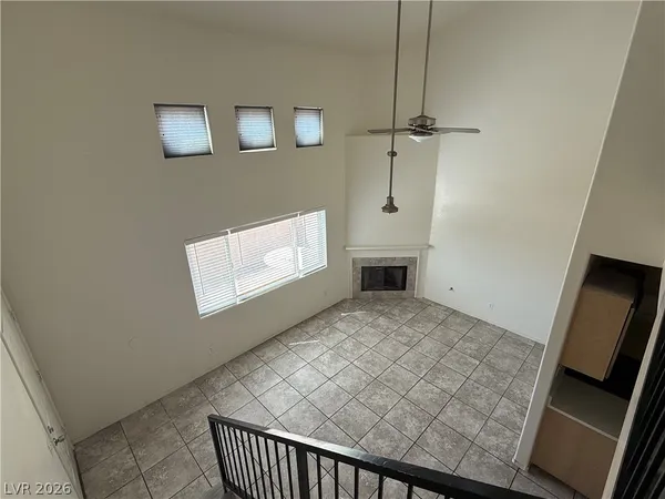 $1,450 | 5195 Souvenir Lane, Las Vegas, NV 89118